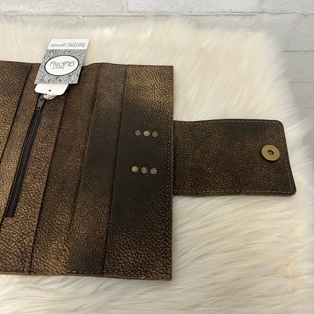 Keep It Gypsy Upcycled Croc Embossed Leather Large Wallet - Picture 7 of 8